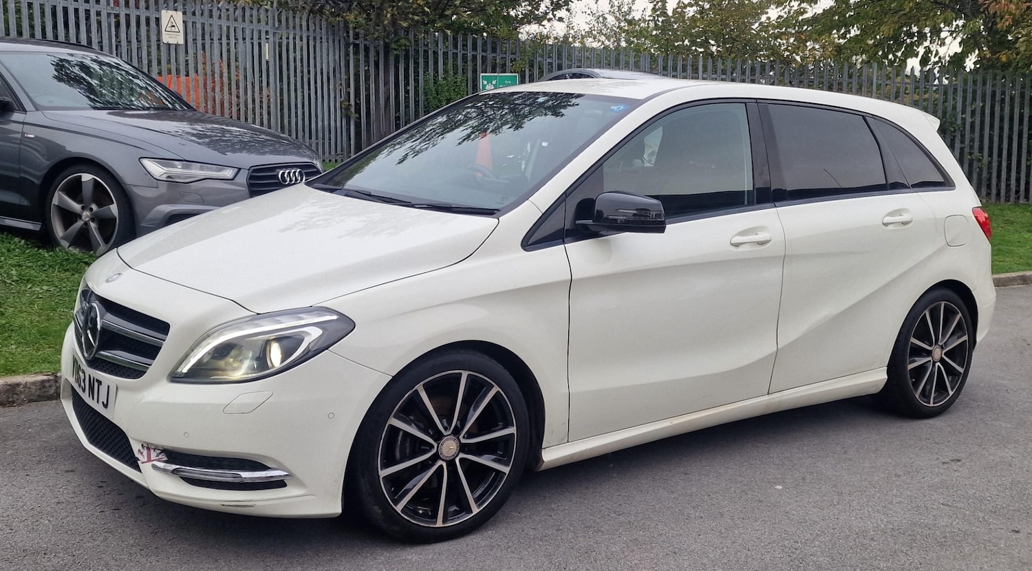 Used Mercedes-Benz B Class 2013 for sale - 74871786: Photo 52