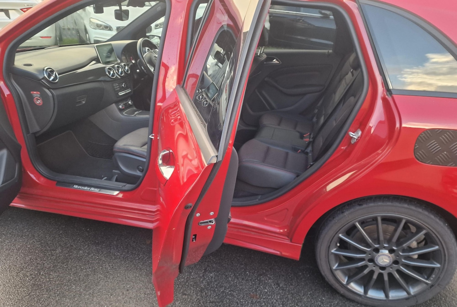 Used Mercedes-Benz B Class 2013 for sale - 74871786: Photo 64