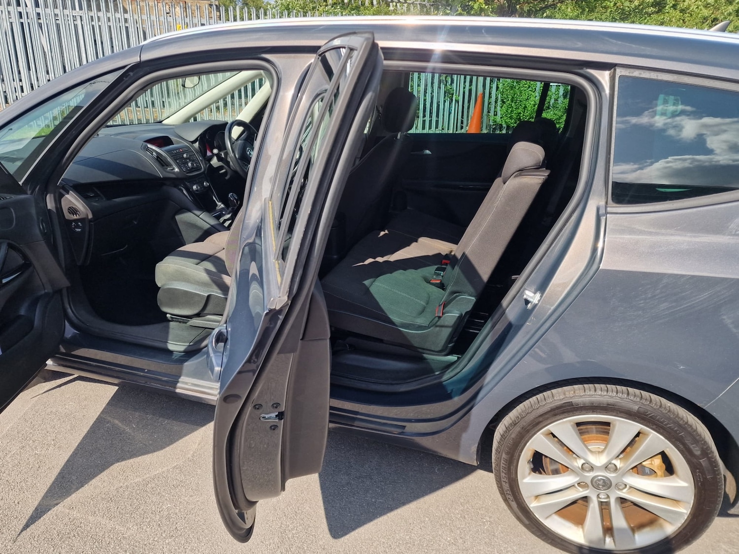 Used Vauxhall Zafira 2013 for sale - 77008375: Photo 16