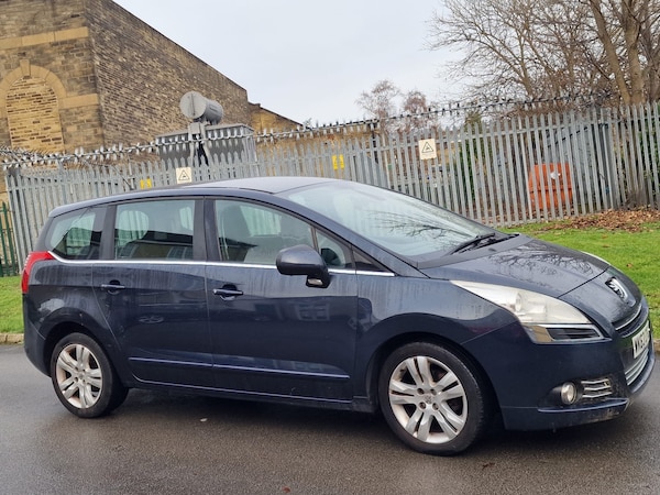 Used Peugeot 5008 2013 for sale - 74898579: Photo 8