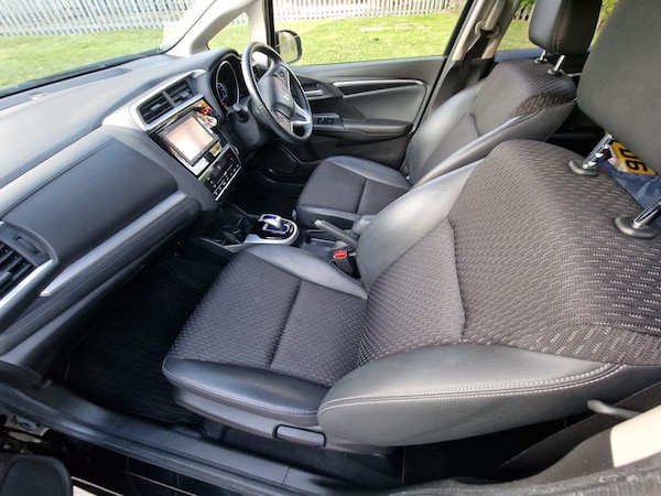 Used Honda Fit 2015 for sale - 75400437: Photo 10