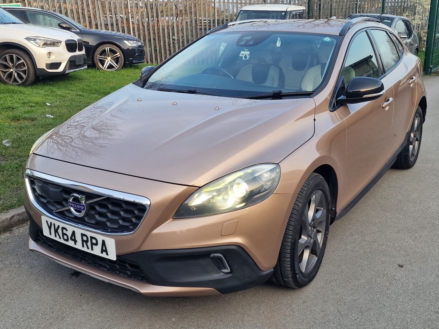 Used Volvo V40 2014 for sale - 77980082: Photo 11