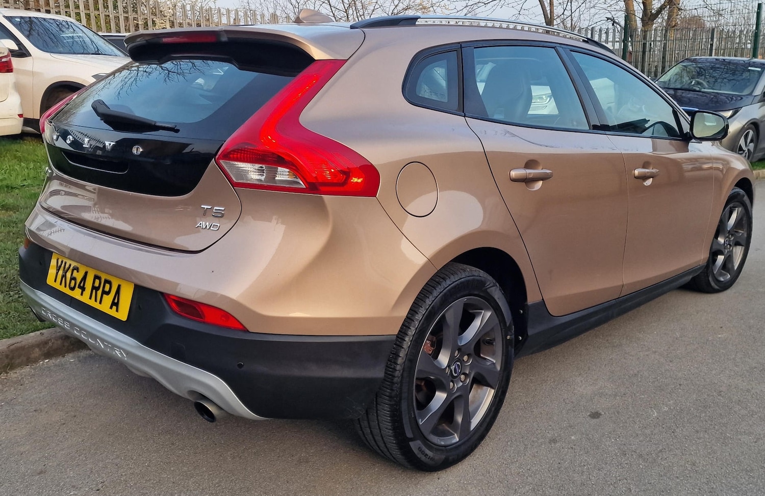 Used Volvo V40 2014 for sale - 77980082: Photo 21