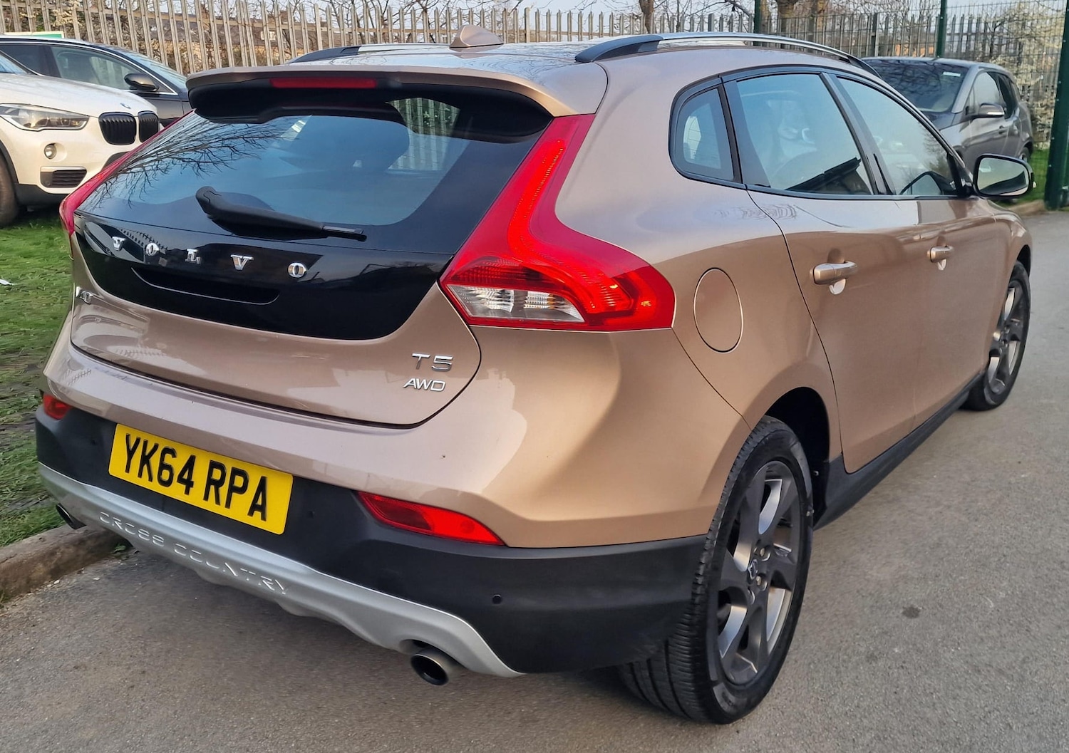 Used Volvo V40 2014 for sale - 77980082: Photo 23