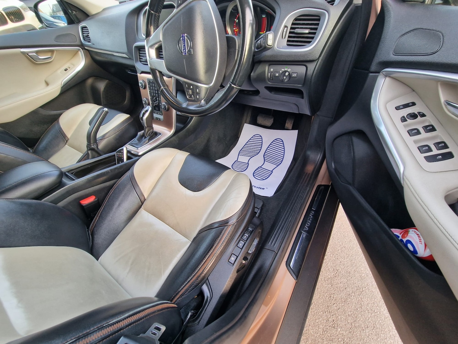 Used Volvo V40 2014 for sale - 77980082: Photo 26