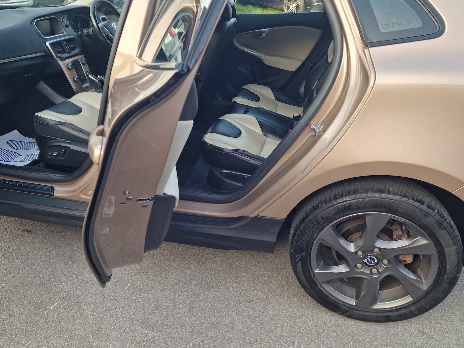 Used Volvo V40 2014 for sale - 77980082: Photo 27