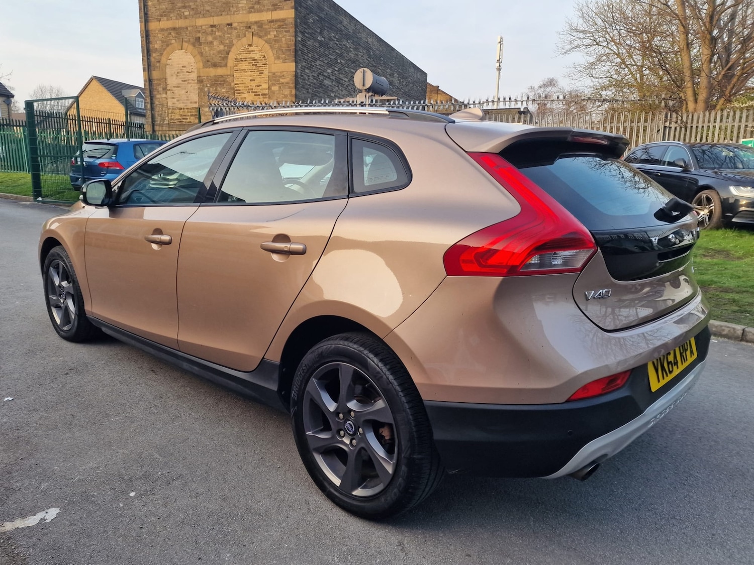 Used Volvo V40 2014 for sale - 77980082: Photo 41