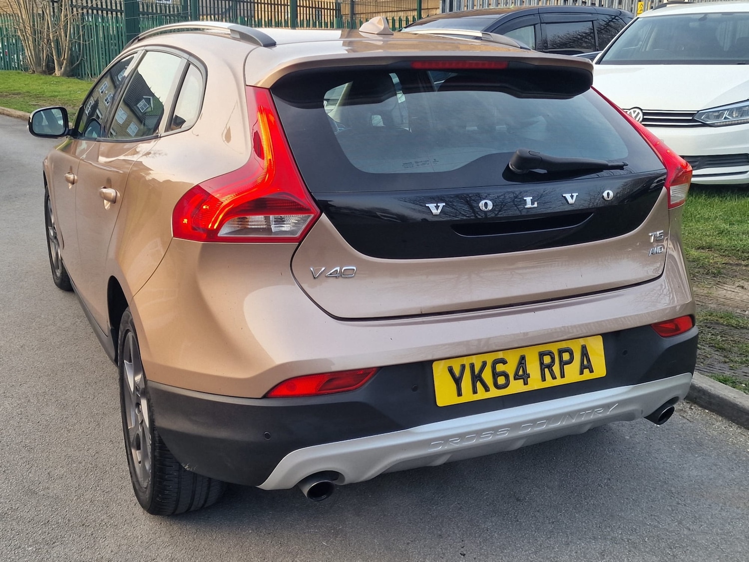 Used Volvo V40 2014 for sale - 77980082: Photo 7