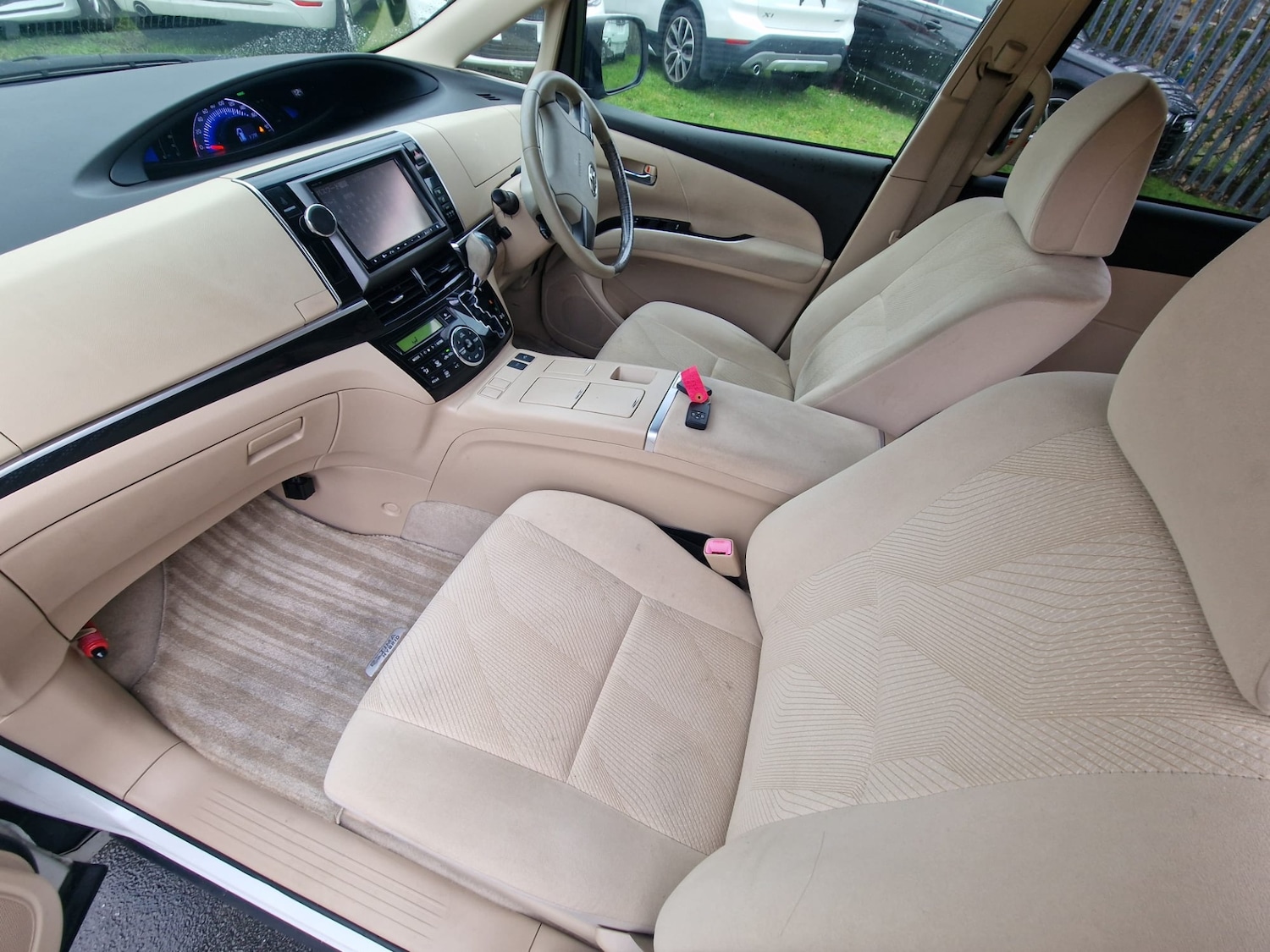 Used Toyota Estima 2014 for sale - 76974612: Photo 25