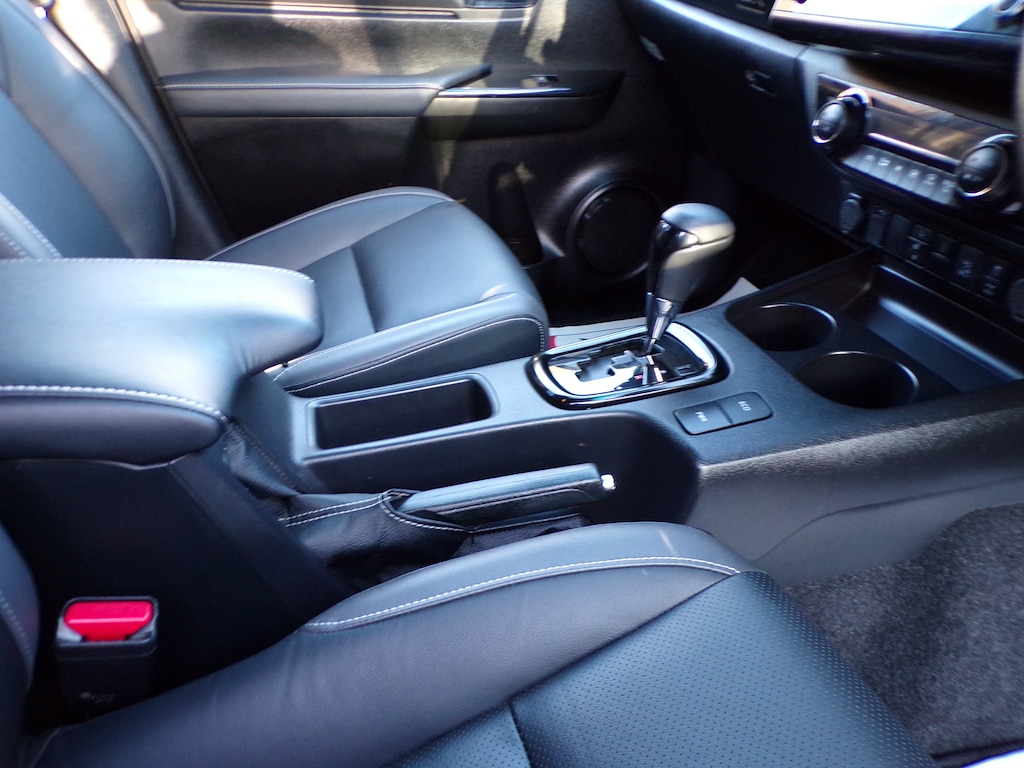 Used Toyota Hilux 2023 for sale - 76738537: Photo 26