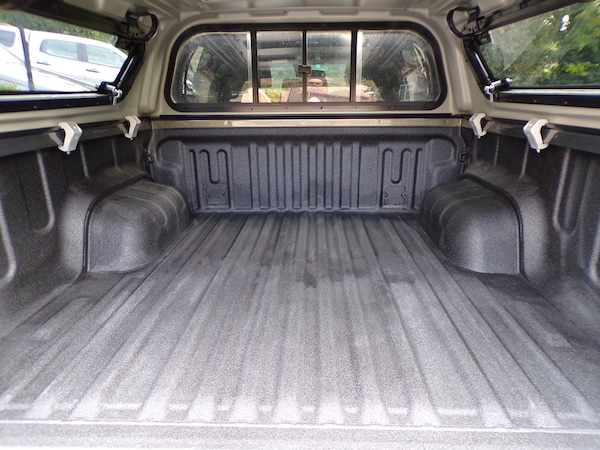 Used Toyota Hilux 2023 for sale - 76131021: Photo 12