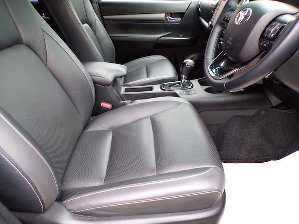 Used Toyota Hilux 2023 for sale - 76131021: Photo 21
