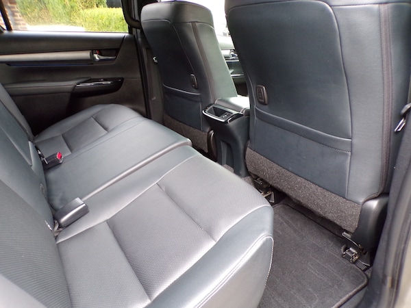 Used Toyota Hilux 2023 for sale - 76131021: Photo 26
