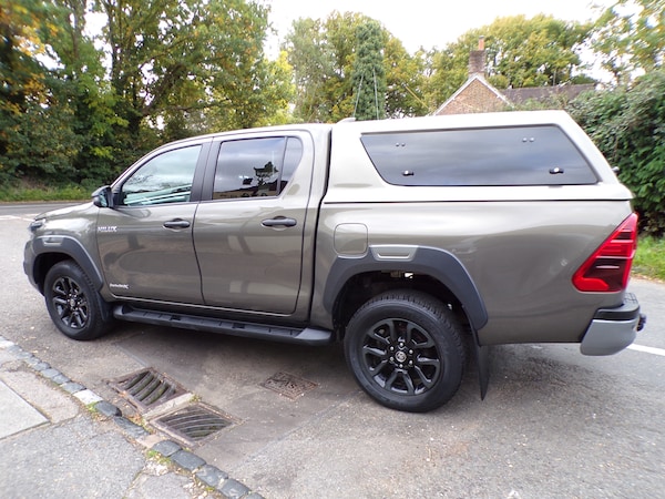 Used Toyota Hilux 2023 for sale - 76131021: Photo 4