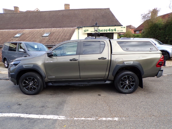 Used Toyota Hilux 2023 for sale - 76131021: Photo 8