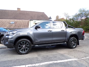Used Toyota Hilux 2023 for sale - 79809618: Photo