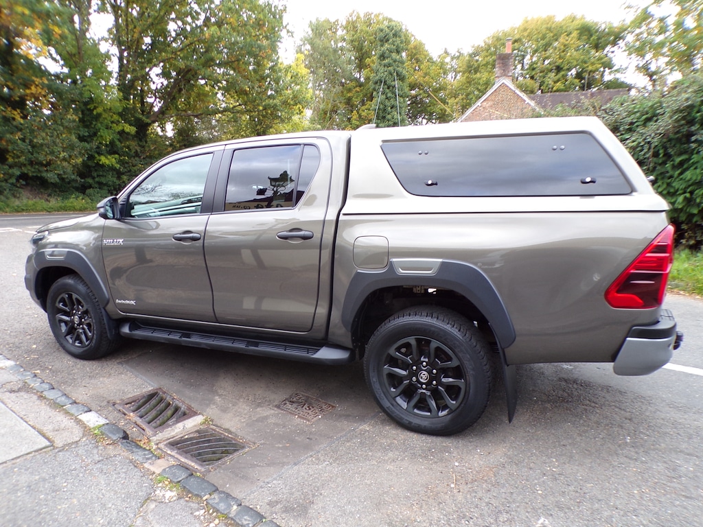 Used Toyota Hilux 2023 for sale - 76709743: Photo 4