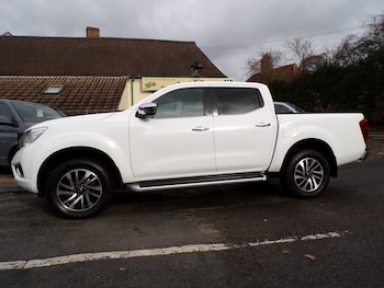 Used Nissan Navara 2018 for sale - 76384701: Photo