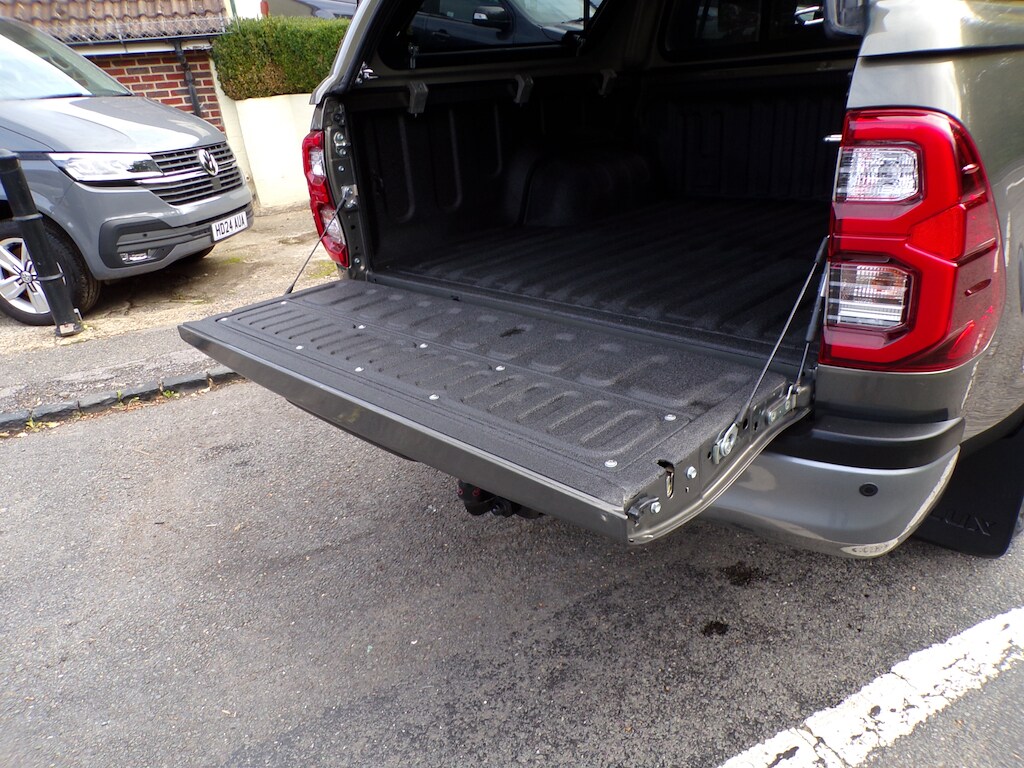 Used Toyota Hilux 2023 for sale - 78094900: Photo 17