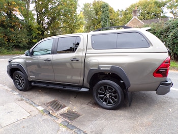 Used Toyota Hilux 2023 for sale - 76240979: Photo 4
