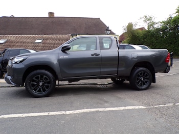 Used Toyota Hilux 2021 for sale - 78656857: Photo