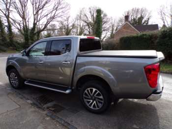 Used Nissan Navara 2018 for sale - 74402512: Photo