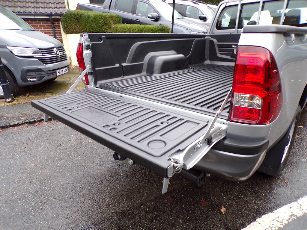 Used Toyota Hilux 2025 for sale - 76722484: Photo 12