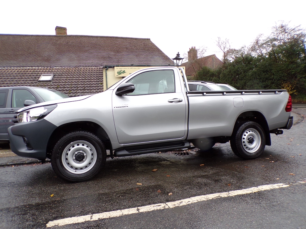 Used Toyota Hilux 2025 for sale - 76722484: Photo 3