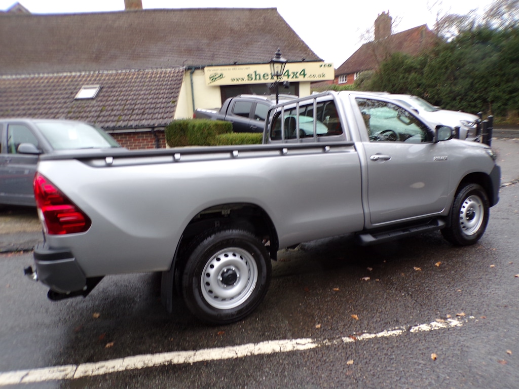 Used Toyota Hilux 2025 for sale - 76722484: Photo 5