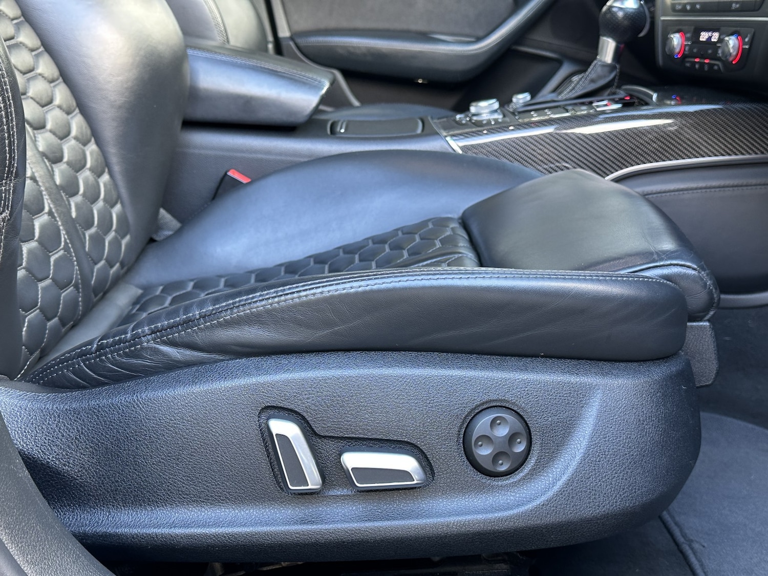 Used Audi RS6 2017 for sale - 77240305: Photo 40