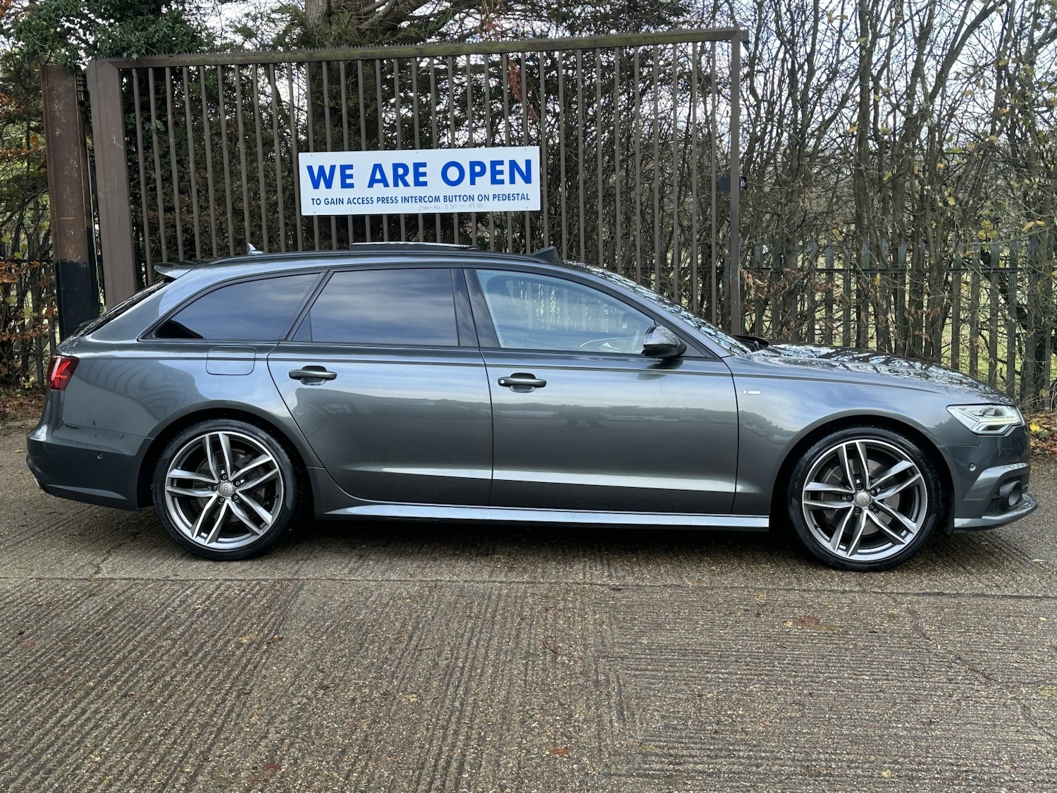 Used Audi A6 Avant 2016 for sale - 76845027: Photo 2