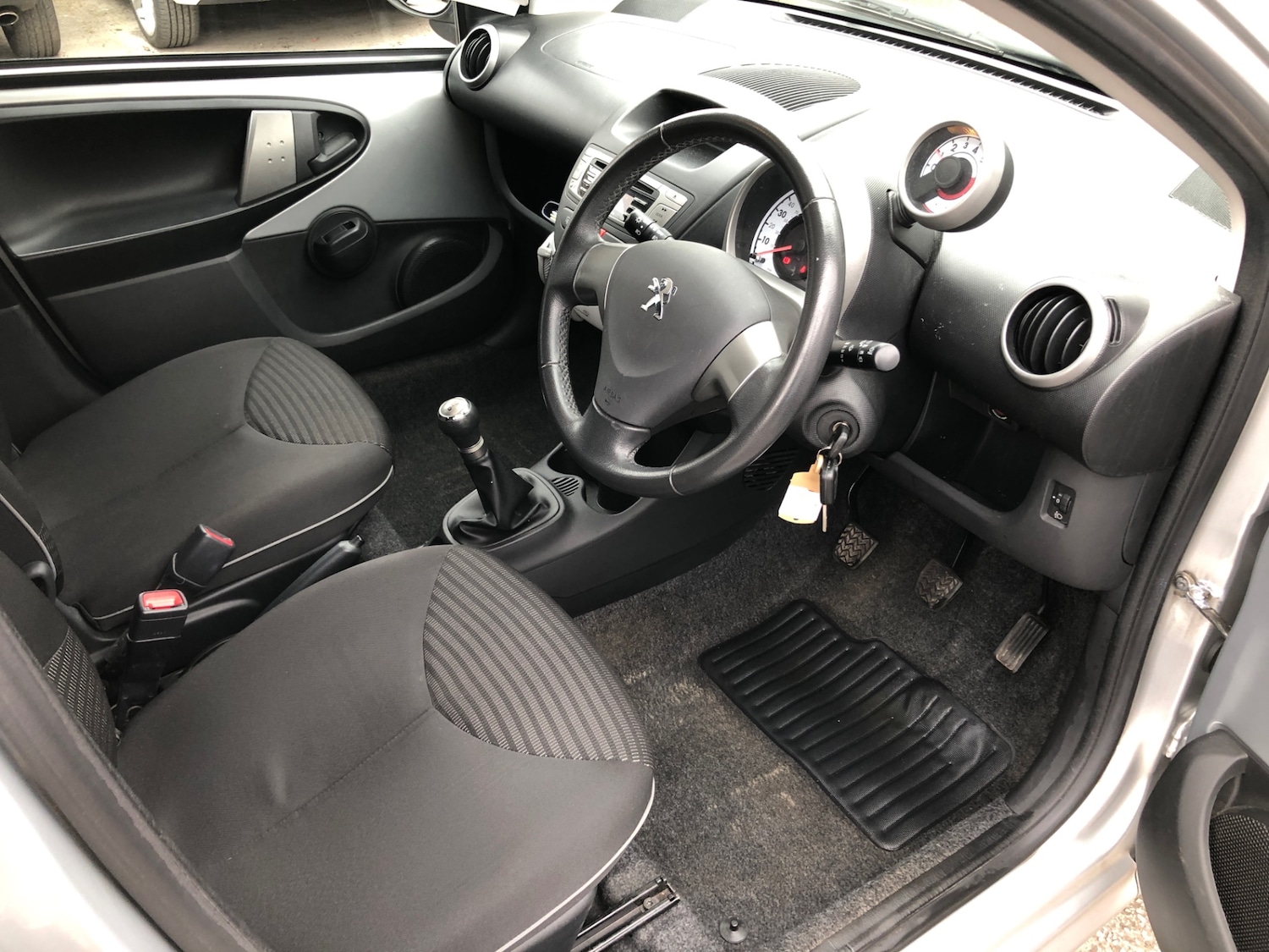 Used Peugeot 107 2014 for sale - 77962367: Photo 11