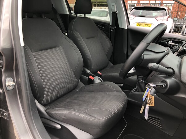 Used Peugeot 208 2018 for sale - 74938618: Photo 15