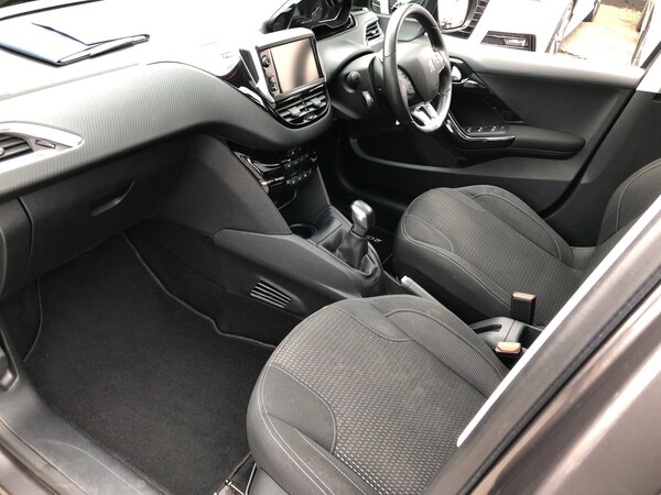 Used Peugeot 208 2018 for sale - 74938618: Photo 16