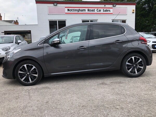 Used Peugeot 208 2018 for sale - 74938618: Photo 2