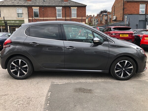 Used Peugeot 208 2018 for sale - 74938618: Photo 6