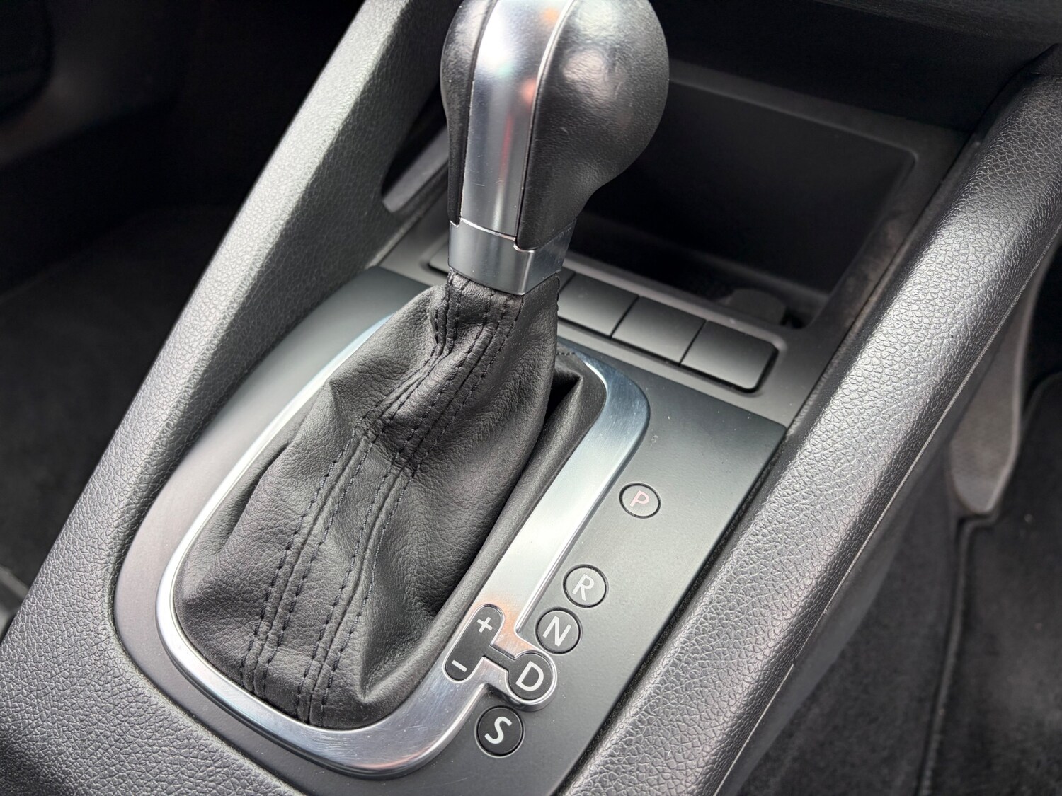 Used Volkswagen Scirocco 2010 for sale - 78121941: Photo 11