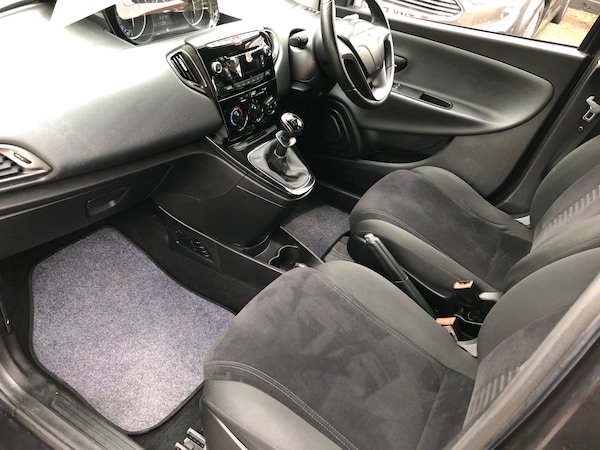 Used Chrysler Ypsilon 2012 for sale - 76252455: Photo 13