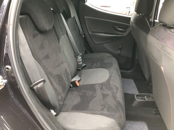Used Chrysler Ypsilon 2012 for sale - 76252455: Photo 16