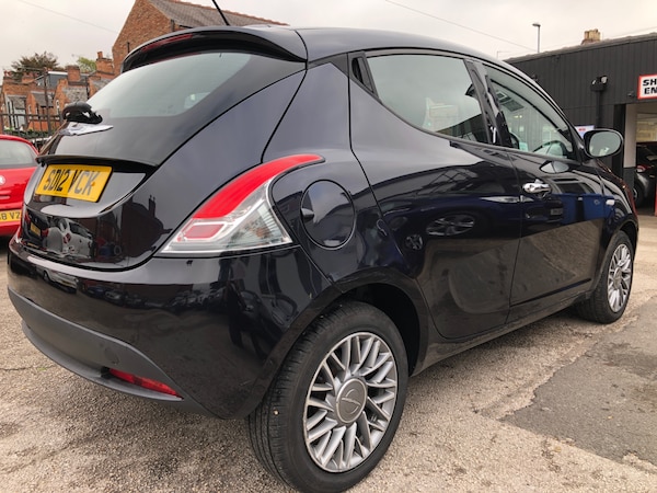 Used Chrysler Ypsilon 2012 for sale - 76252455: Photo 7