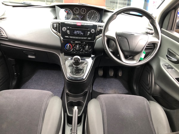 Used Chrysler Ypsilon 2012 for sale - 76252455: Photo 9