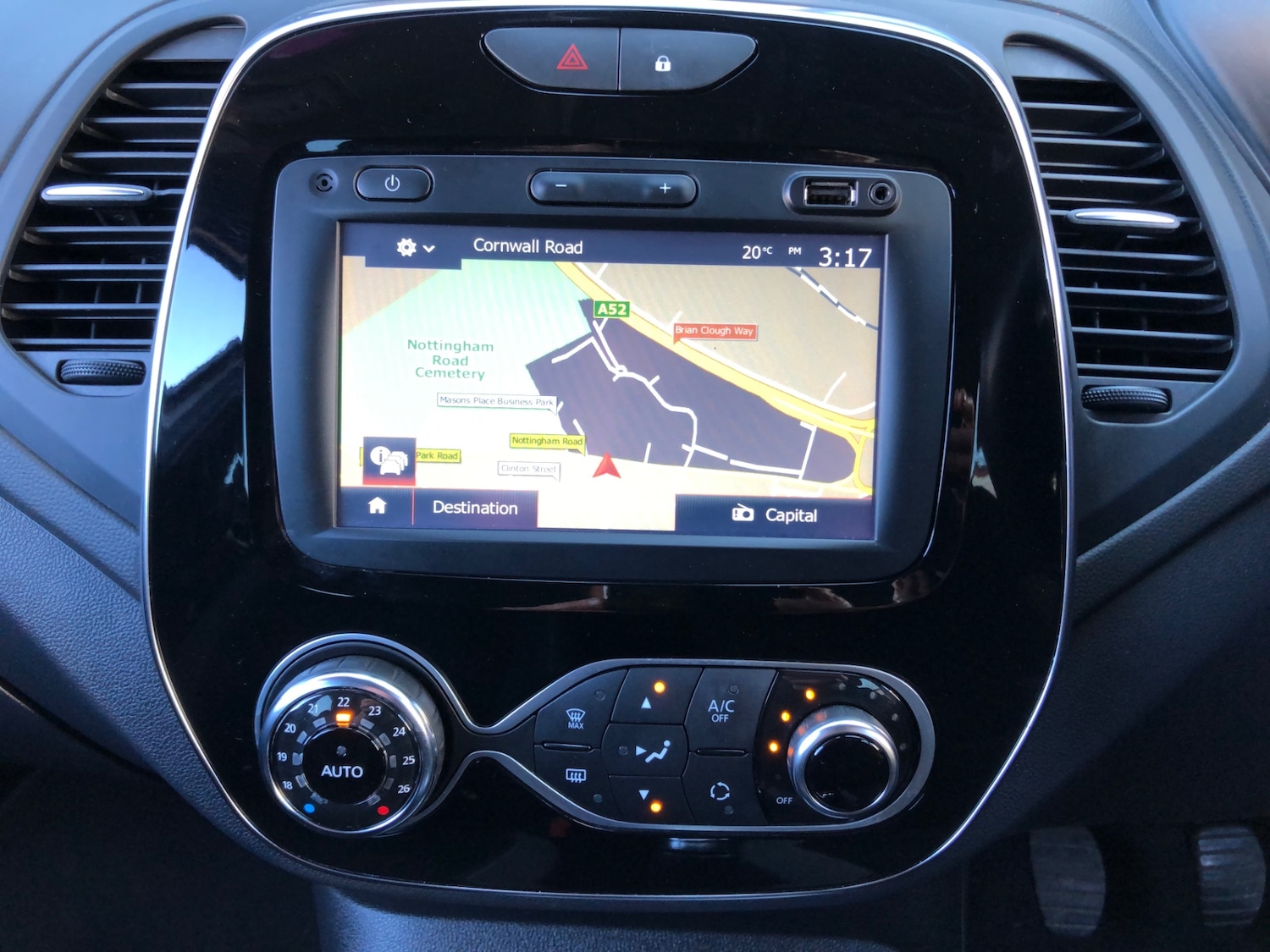 Used Renault Captur 2018 for sale - 77917858: Photo 11