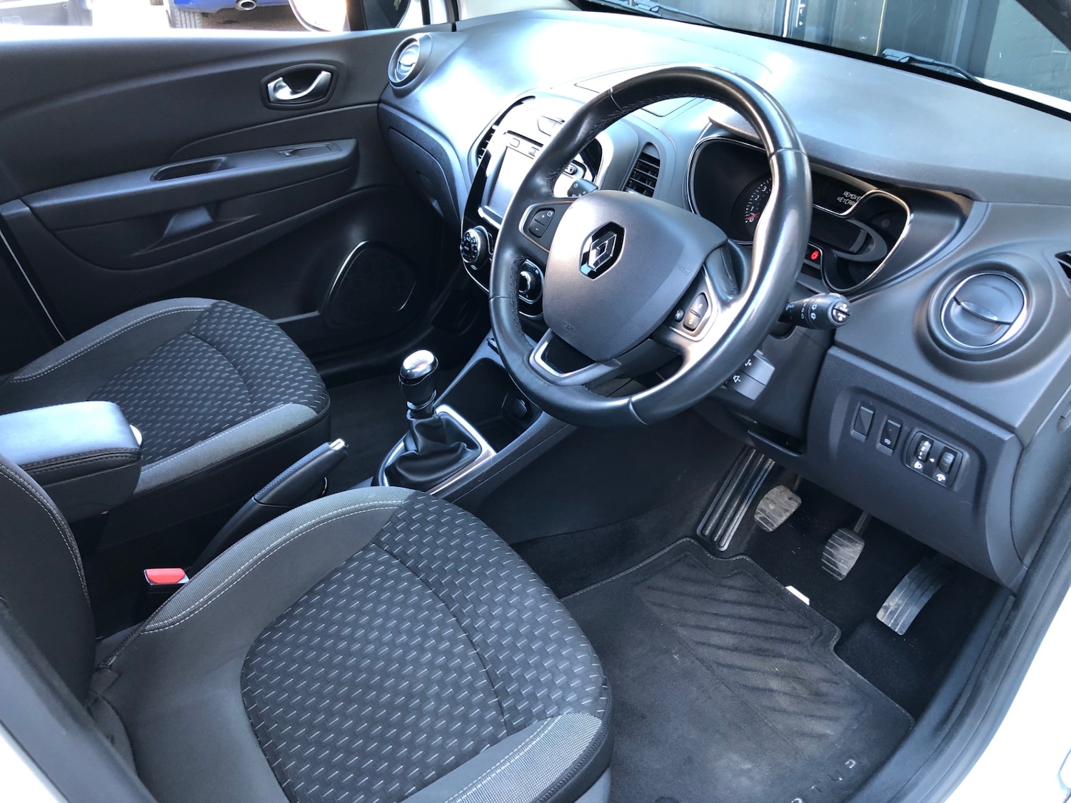 Used Renault Captur 2018 for sale - 77917858: Photo 16