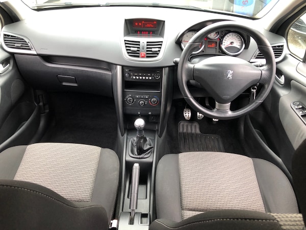 Used Peugeot 207 2010 for sale - 76183107: Photo 10