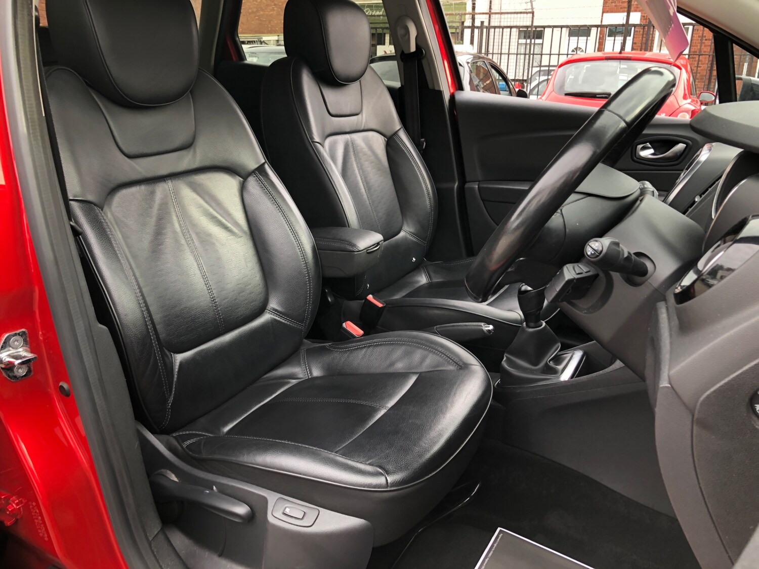 Used Renault Captur 2019 for sale - 76184106: Photo 10