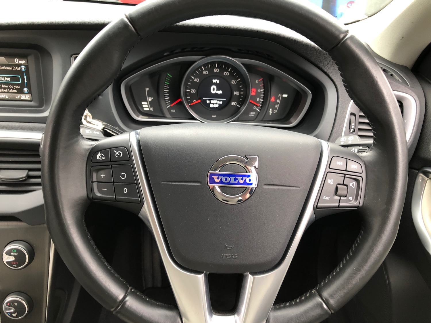 Used Volvo V40 2014 for sale - 76218932: Photo 10