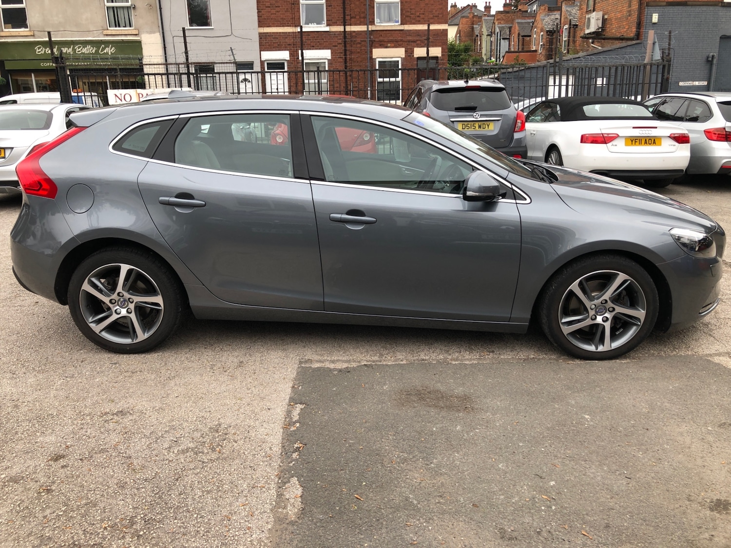 Used Volvo V40 2014 for sale - 76218932: Photo 8