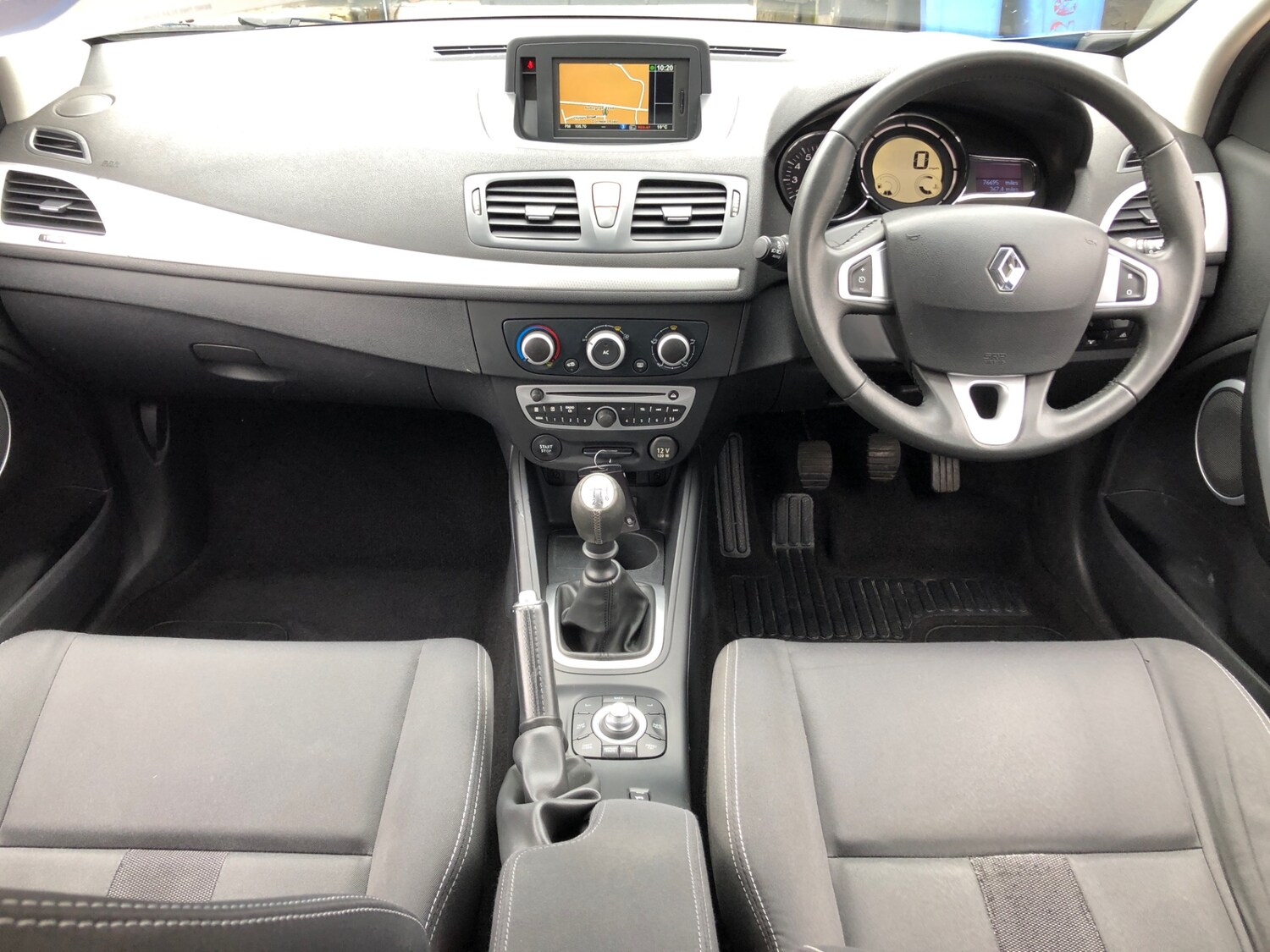 Used Renault Megane 2011 for sale - 77962234: Photo 9