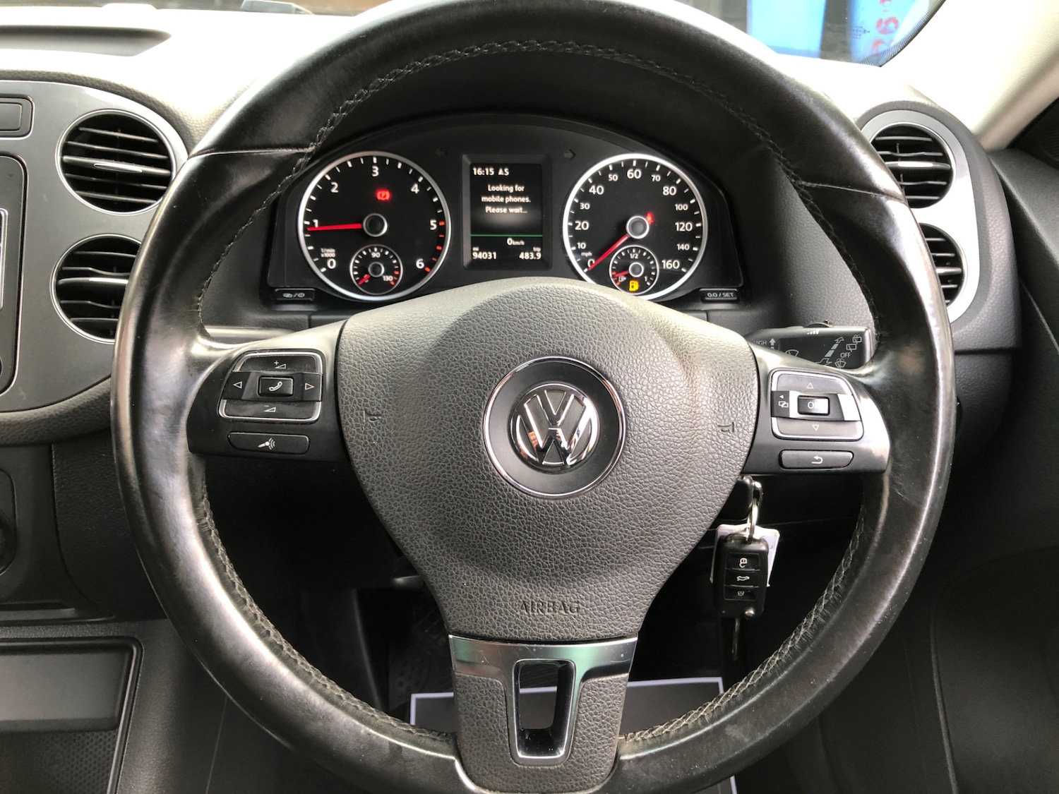 Used Volkswagen Tiguan 2015 for sale - 76507405: Photo 10