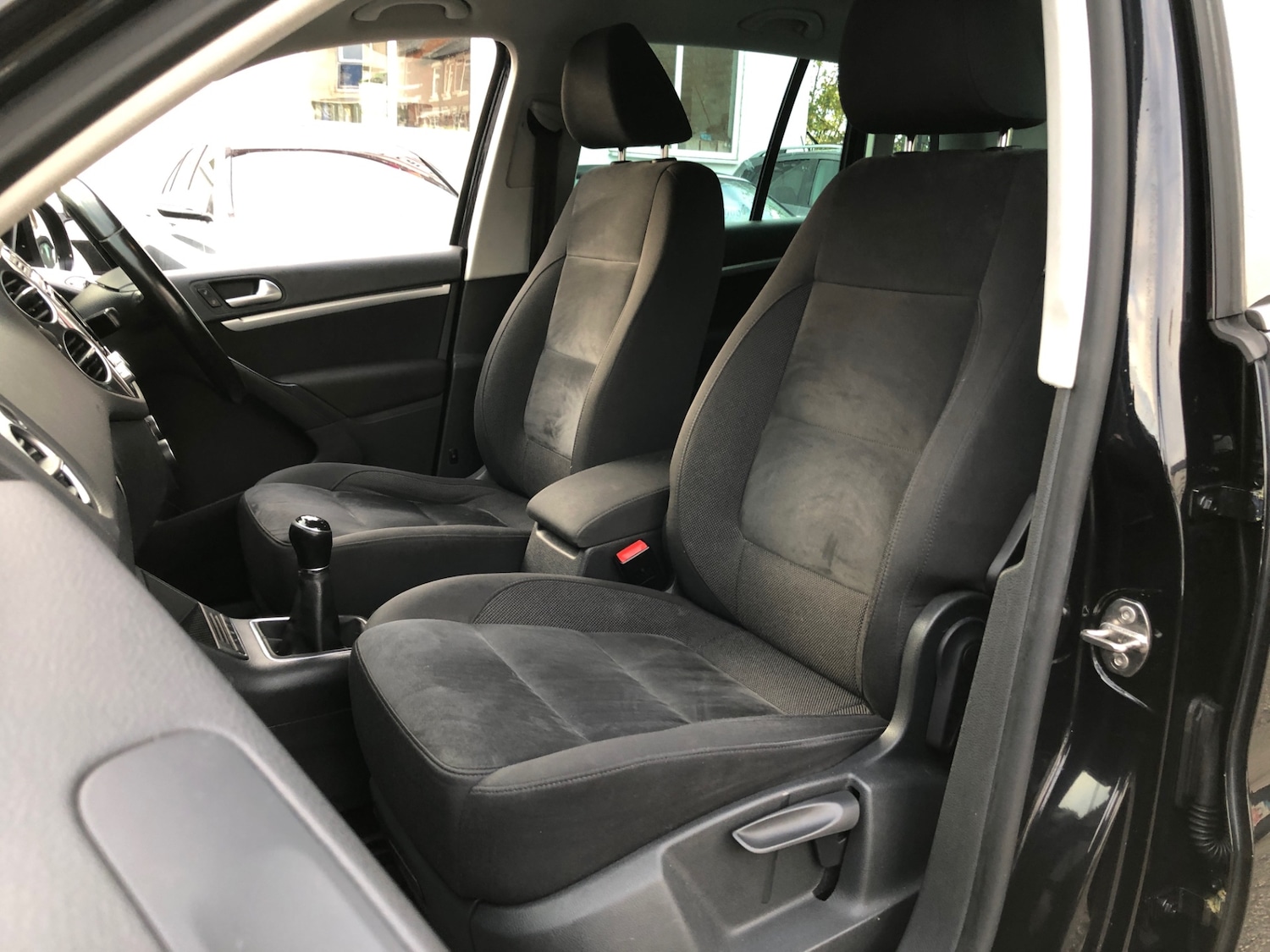 Used Volkswagen Tiguan 2015 for sale - 76507405: Photo 16